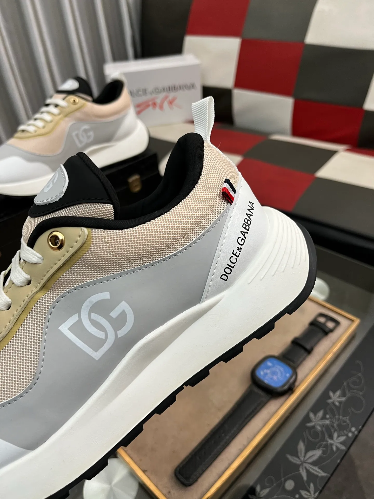 Men's shoes💰480⌚️⌚️New Dolce & Gabbana/top original DG heavy industry series, new casual fashion shoes👟The version is simple and elegant, fashionable and exclusive👑fashionable and generous. Upper: Original first-layer calfskin, comfortable sheepskin lining. Original special electroplated combination outsole, exquisite and luxurious, super A level! Compared with the genuine product at the counter, the version is no worse at all💕Size: 38-46